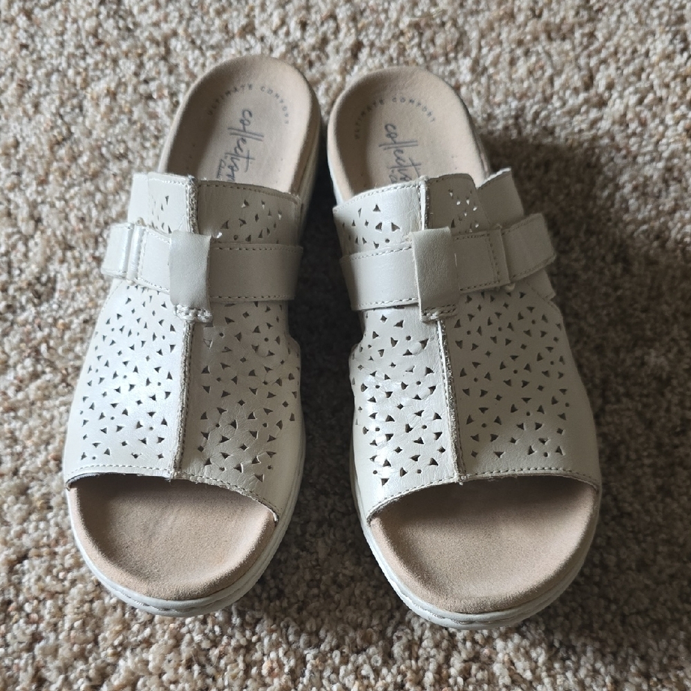Clarks‎ Women's Size 9.5 Cream Perforated Slip-On Adjustable Sandals